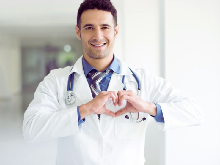 cardiologo fa un cuore