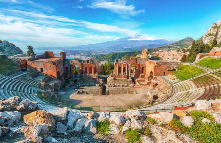 panoramica del teatro antico di taormina